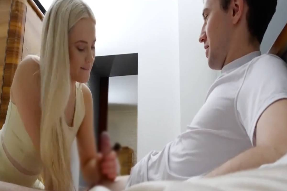 Playful StepBro Gets StepSis For Quickie